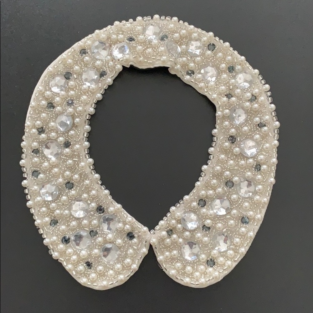 Pearl and jewel collar necklace